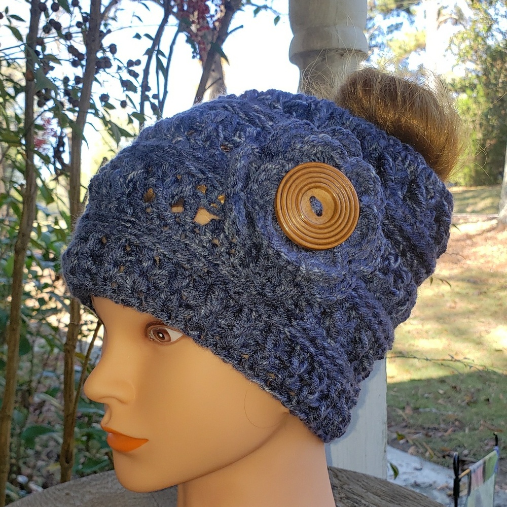 🐞Handmade messy bun beanie